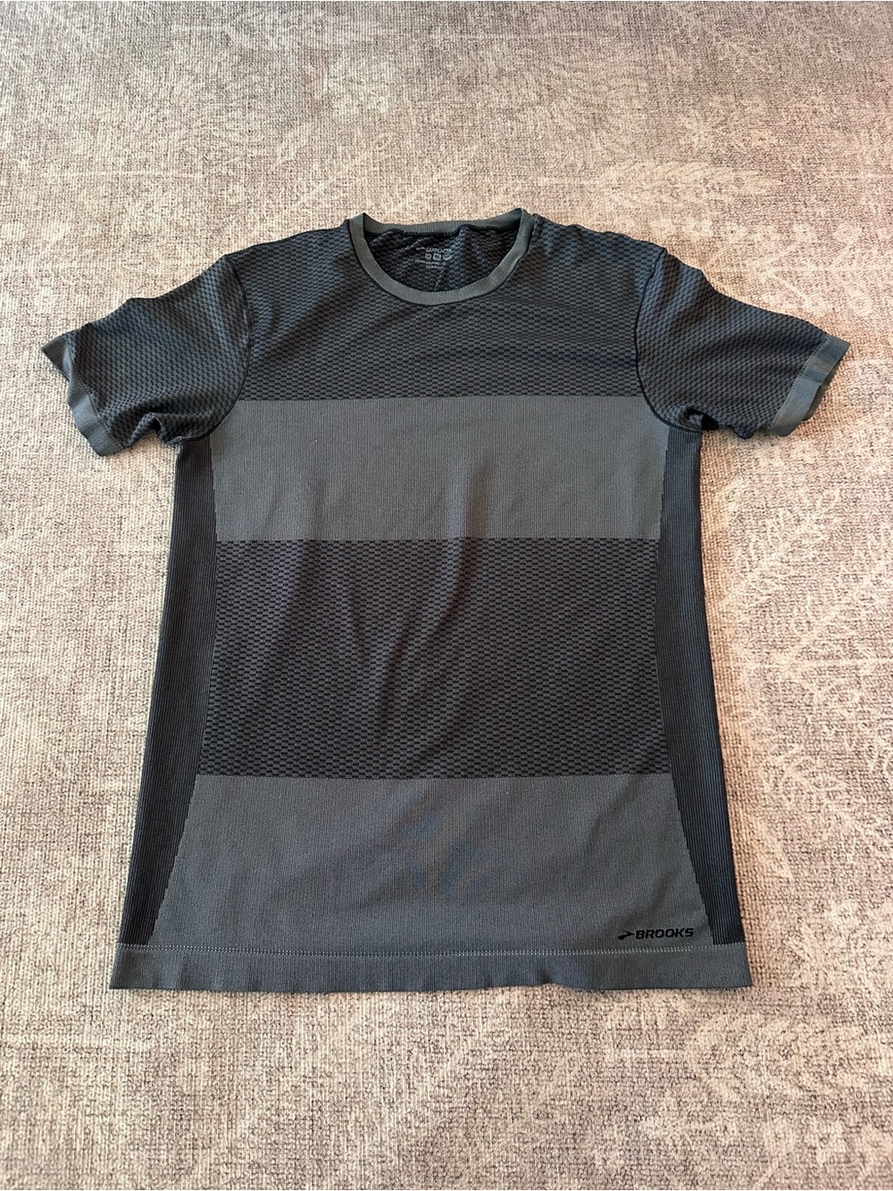 Brooks Men’s Black & Charcoal Performance Tee Size Medium
